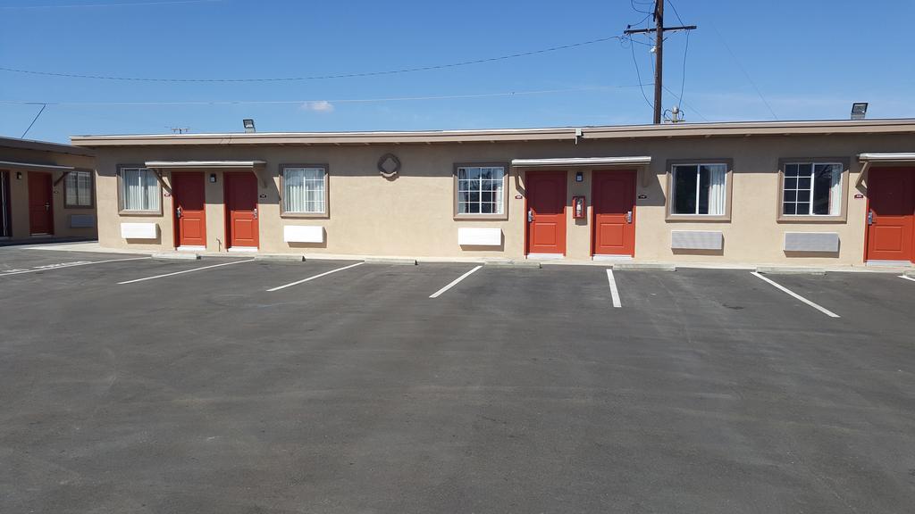 Motel 6 Maple/Main Hesperia Eksteriør billede